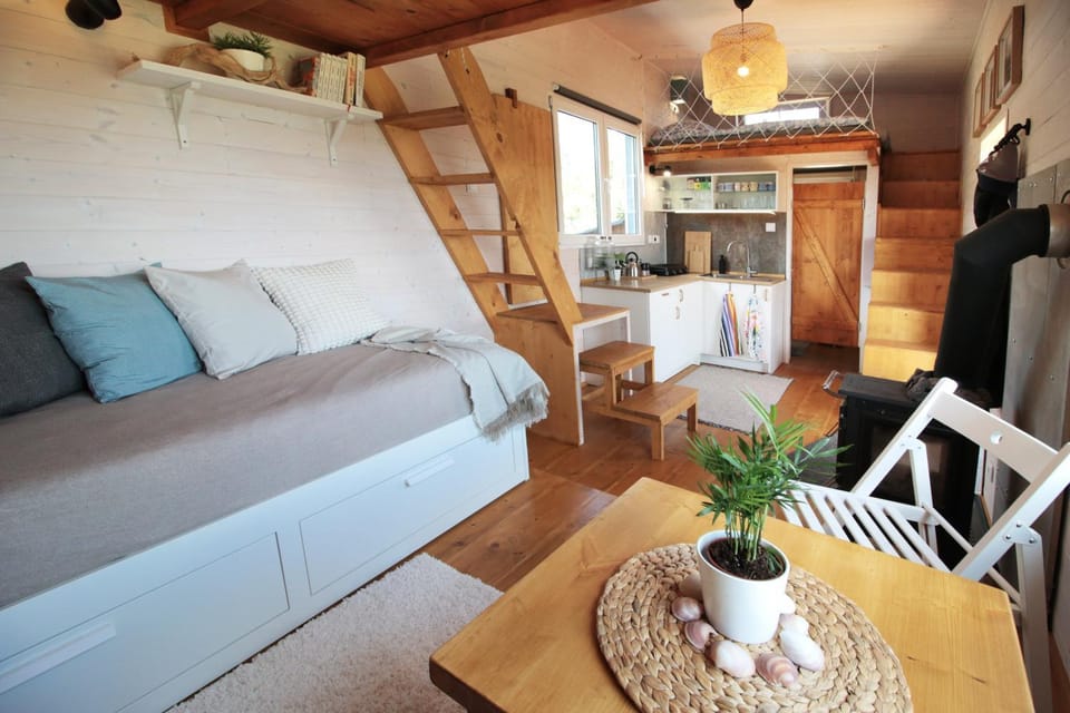 Kitchen or kitchenette, Living room, Seating area