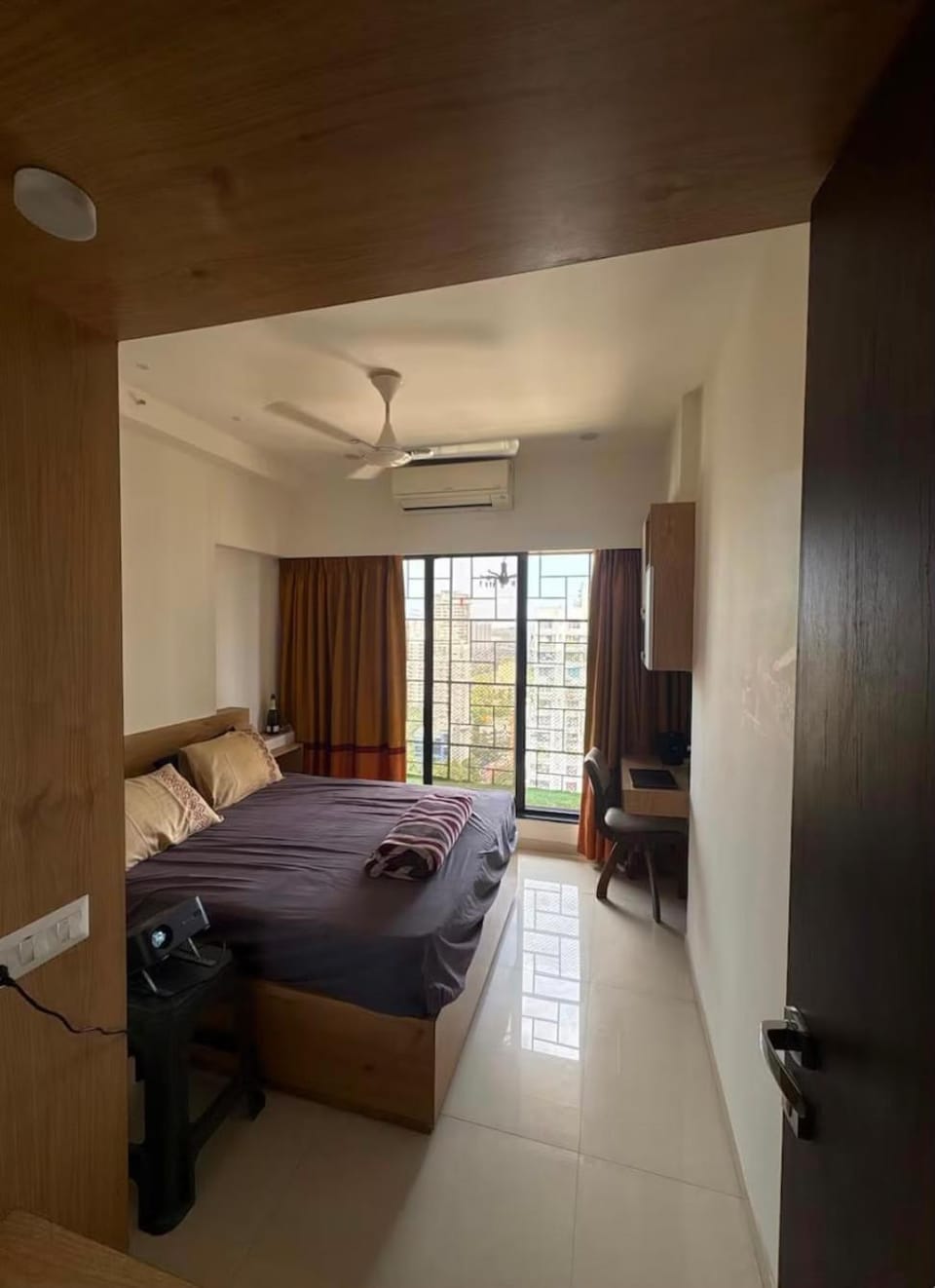 Skyline Serene shared access Vacation rental in Mumbai