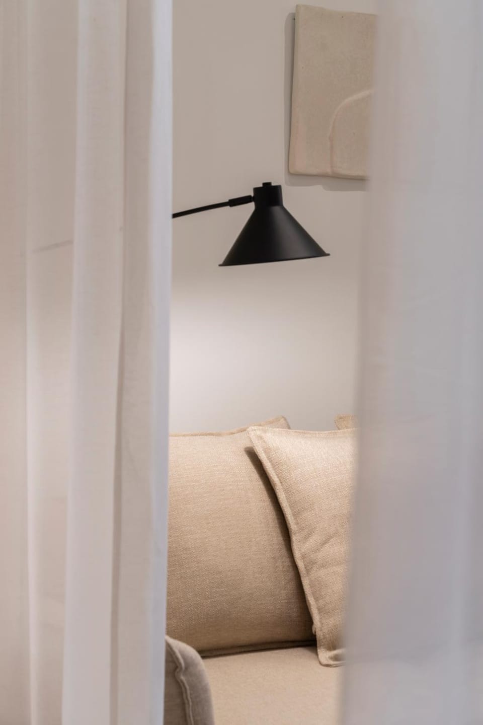Bed, Living room, Photo of the whole room, Seating area, Bedroom