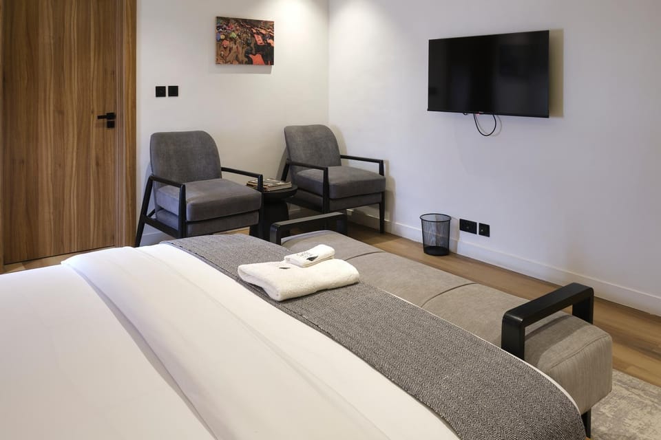Seating area, Bedroom