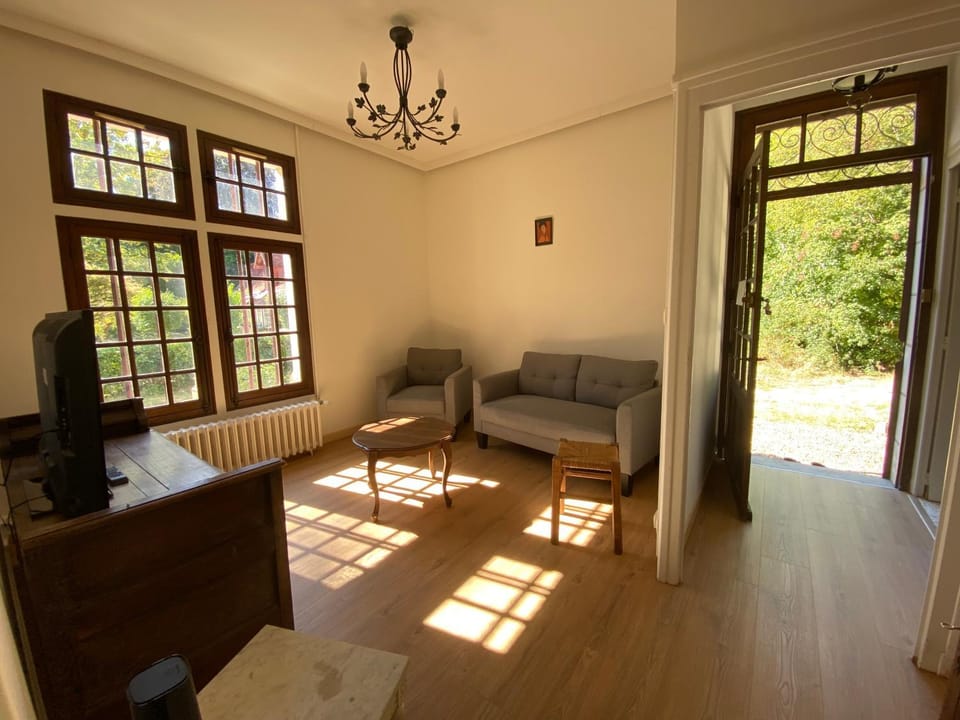 Facade/entrance, Living room