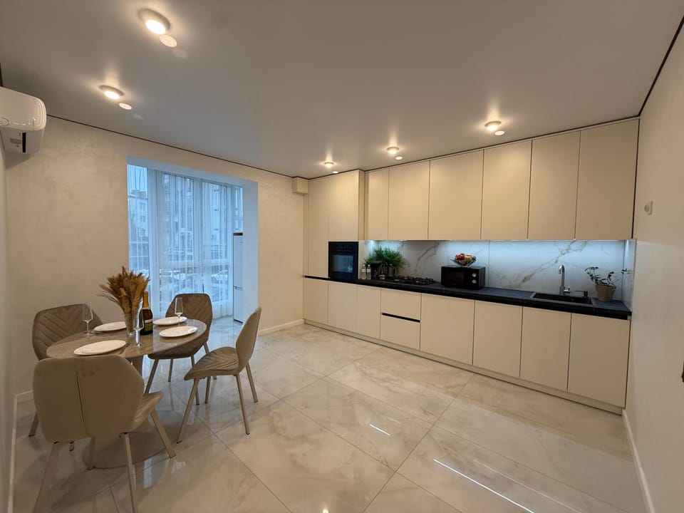 Перлина Проскурова Business Class Apartment in Ukraine