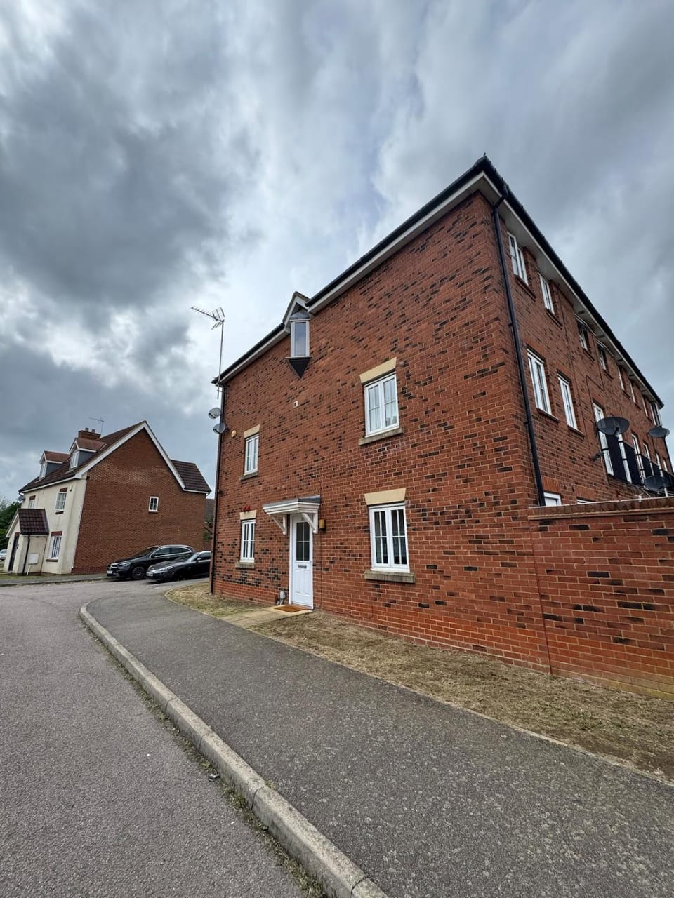 Spacious 5BR House Free Parking hatfield House in Hatfield