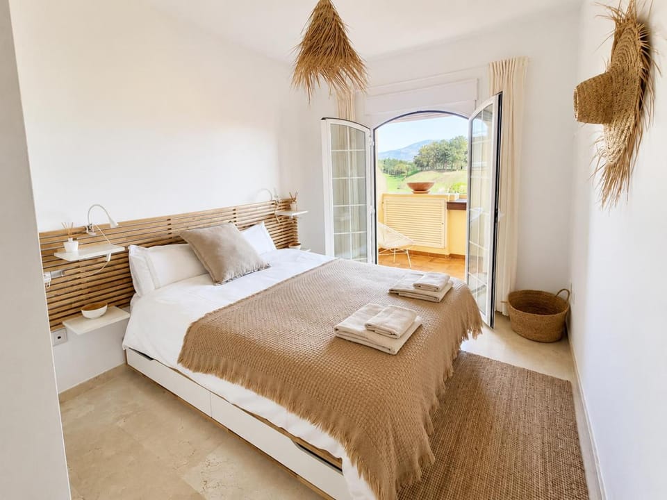 Secret View Miraflores Golf Apartment in Costa del Sol