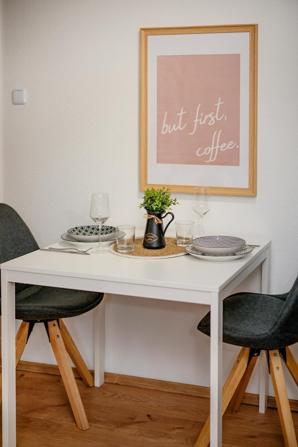 Seating area, Dining area