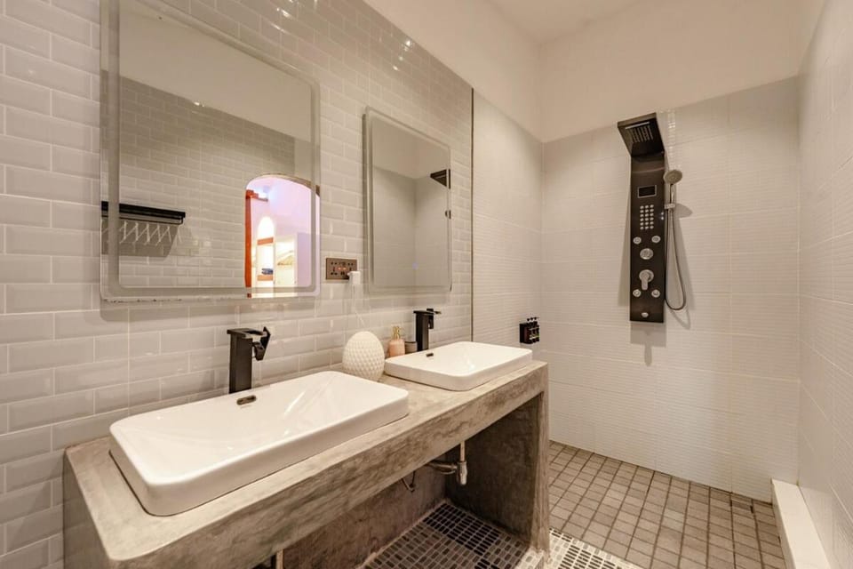 Bangtao Beachfront Jacuzzi House House in Choeng Thale