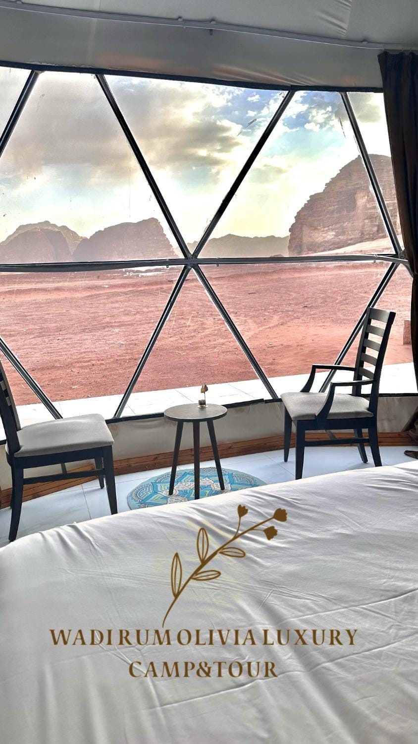 Bed, Natural landscape, Photo of the whole room, Bedroom, Text overlay, Lake view, Mountain view, River view