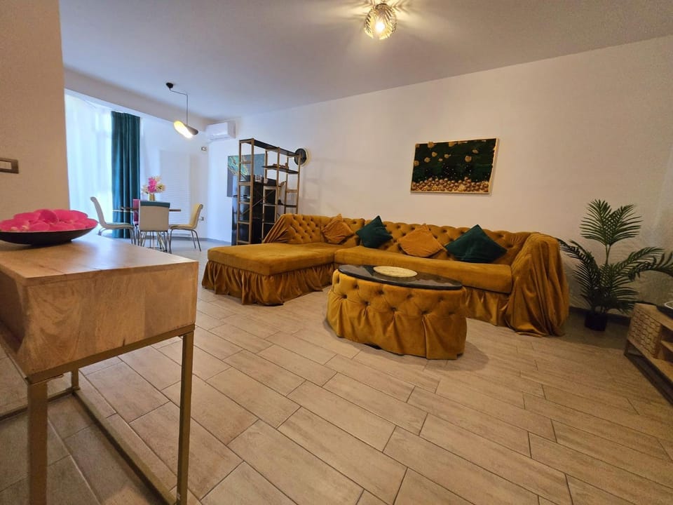 Luxury SeaView Apartment Azizi - Beach Pool & Spa Resort vedere latera Mare Apartment in Constanța County