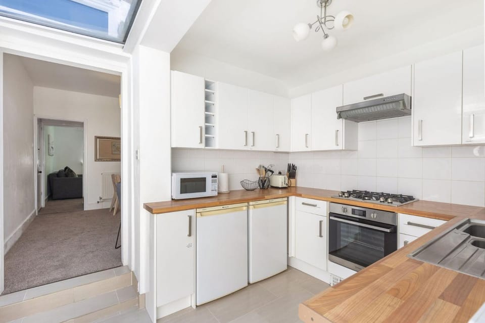 GuestReady - Charming Kingston Home with Garden Bed and Breakfast in Kingston upon Thames