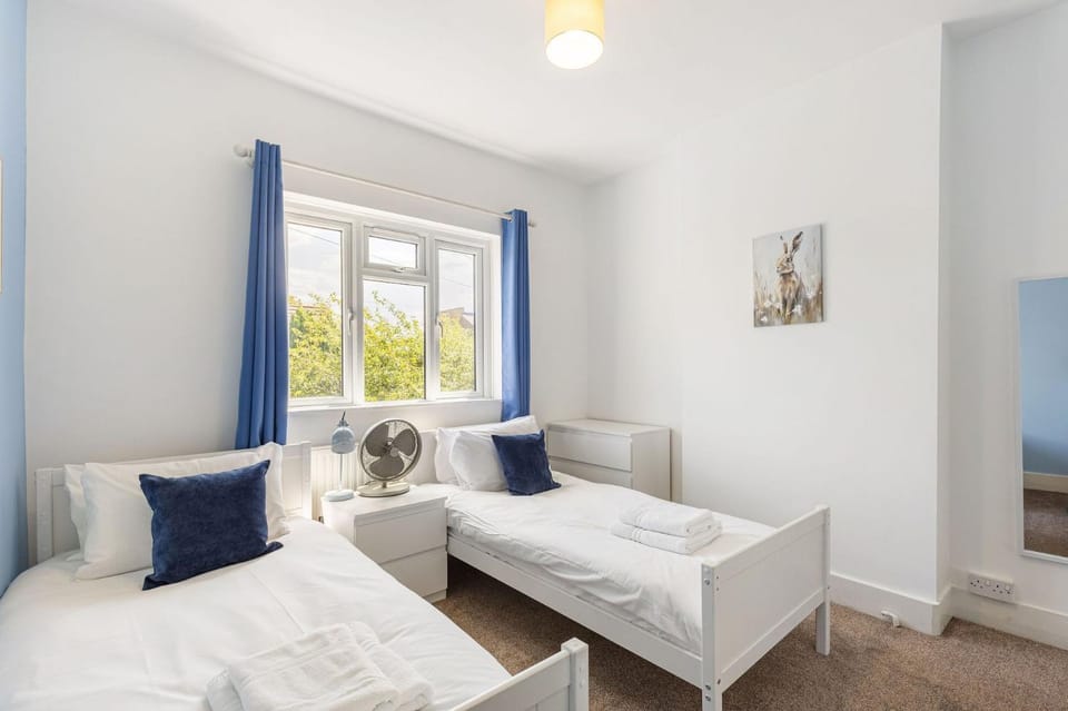 GuestReady - Charming Kingston Home with Garden Bed and Breakfast in Kingston upon Thames