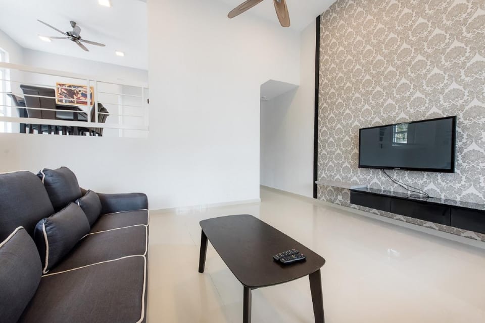 New Shamrock Beach Villas Seaview Villa in Tanjung Bungah