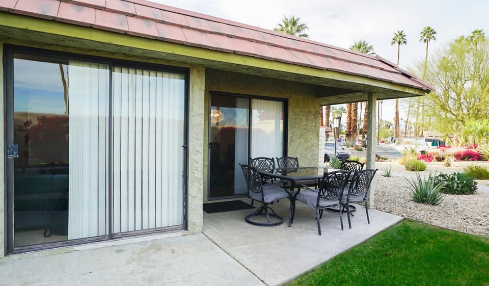 Desert Condo w Pool Tennis & Spa Access House in Cathedral City