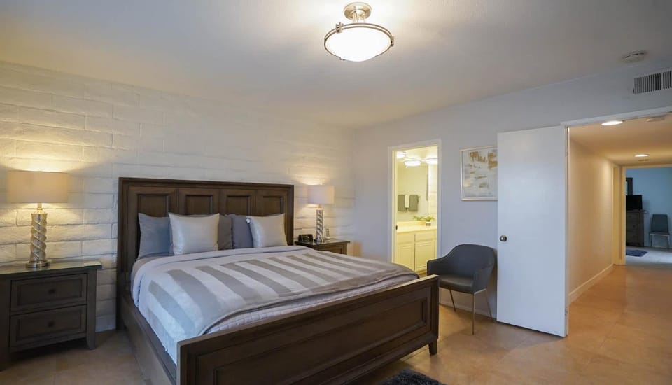 Desert Condo w Pool Tennis & Spa Access House in Cathedral City