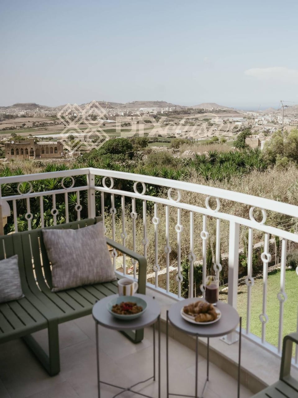 Natural landscape, View (from property/room), Balcony/Terrace, Seating area