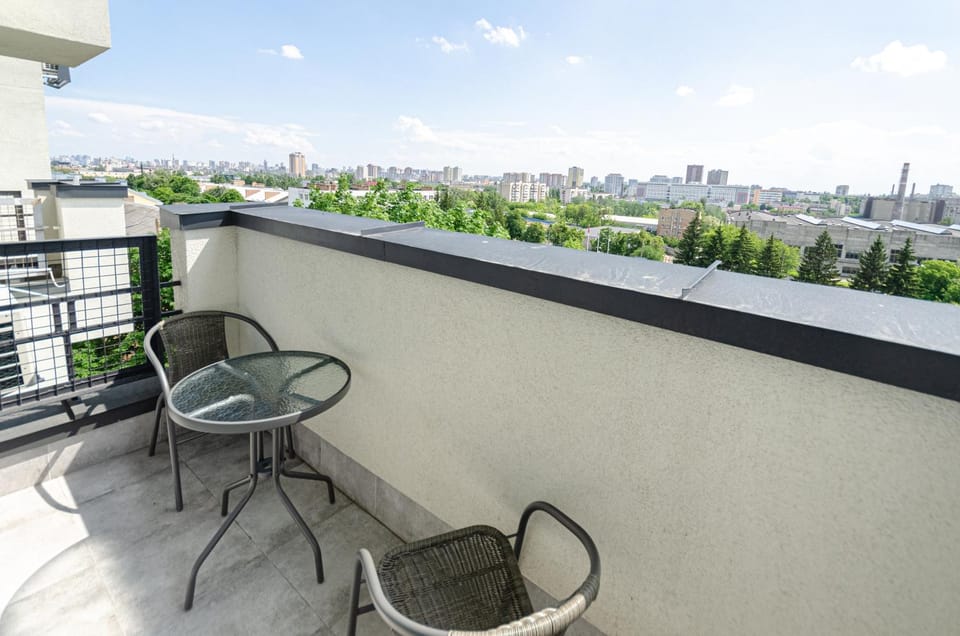 ВВВ! 5-25 Beresteiskyi, Beresteiskyi 55a, Kyiv, Beresteiska metro nearby, panoramic city view, 15 kW backup power, Petrovdom Apartment Apartment in Kiev City - Kyiv