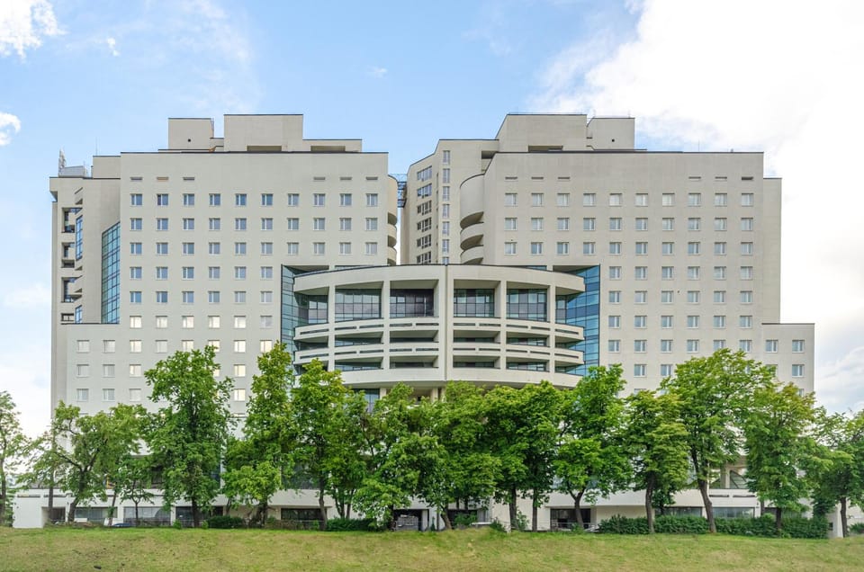 ВВВ! 5-25 Beresteiskyi, Beresteiskyi 55a, Kyiv, Beresteiska metro nearby, panoramic city view, 15 kW backup power, Petrovdom Apartment Apartment in Kiev City - Kyiv