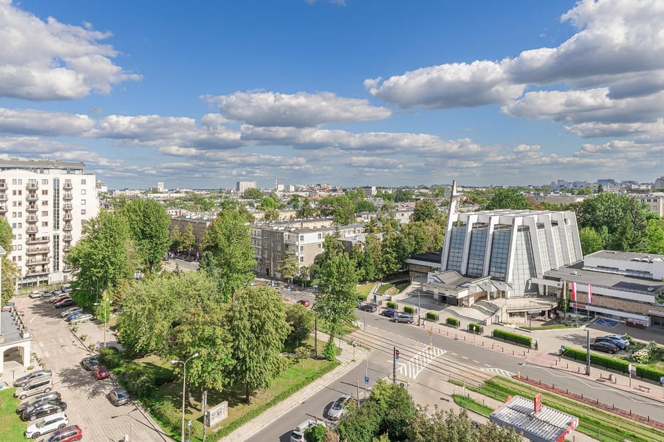 Property building, Day, Neighbourhood, Natural landscape, Bird's eye view, City view, Street view, Location, Parking