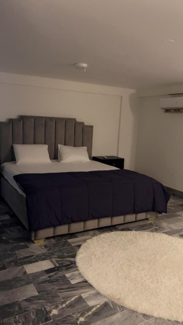 Spacious 2 Private AC Room Apartment in Karachi