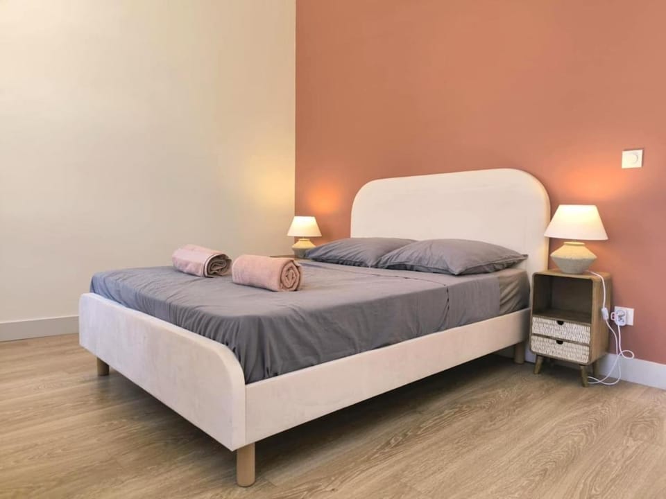 T3 rénové et lumineux au cœur du centre historique Apartment in Avignon