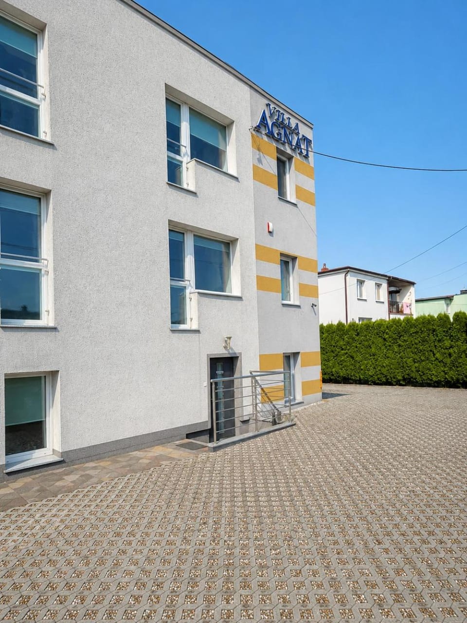 Property building, Day
