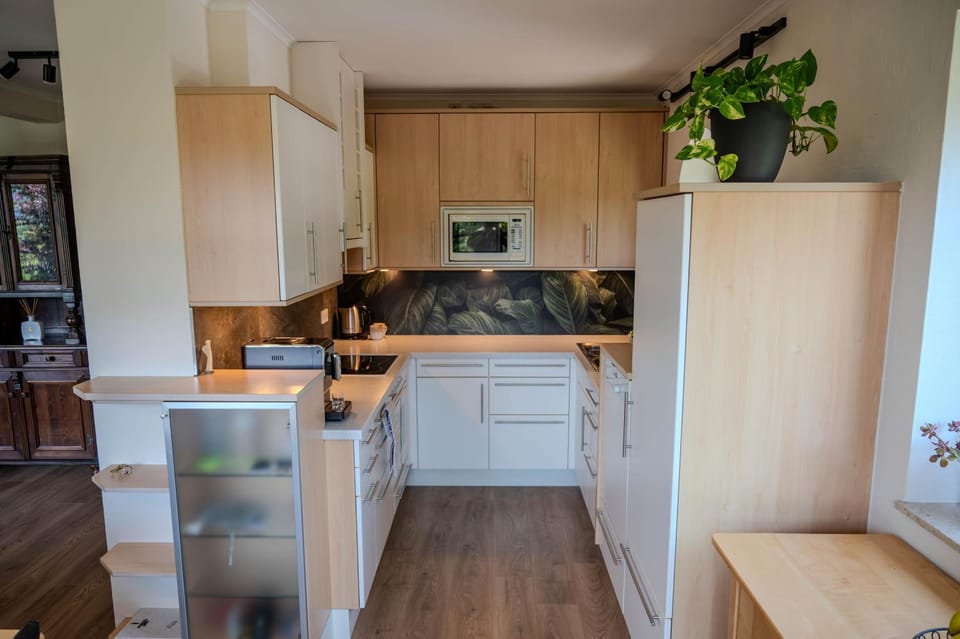Kitchen or kitchenette, dishwasher, stove, kitchen