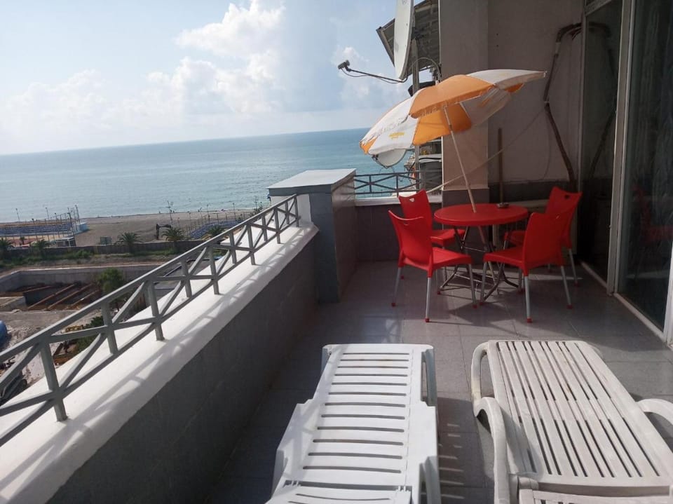 Balcony/Terrace, Balcony/Terrace, Decorative detail, City view, City view, Lake view, Lake view, Sea view, Sea view