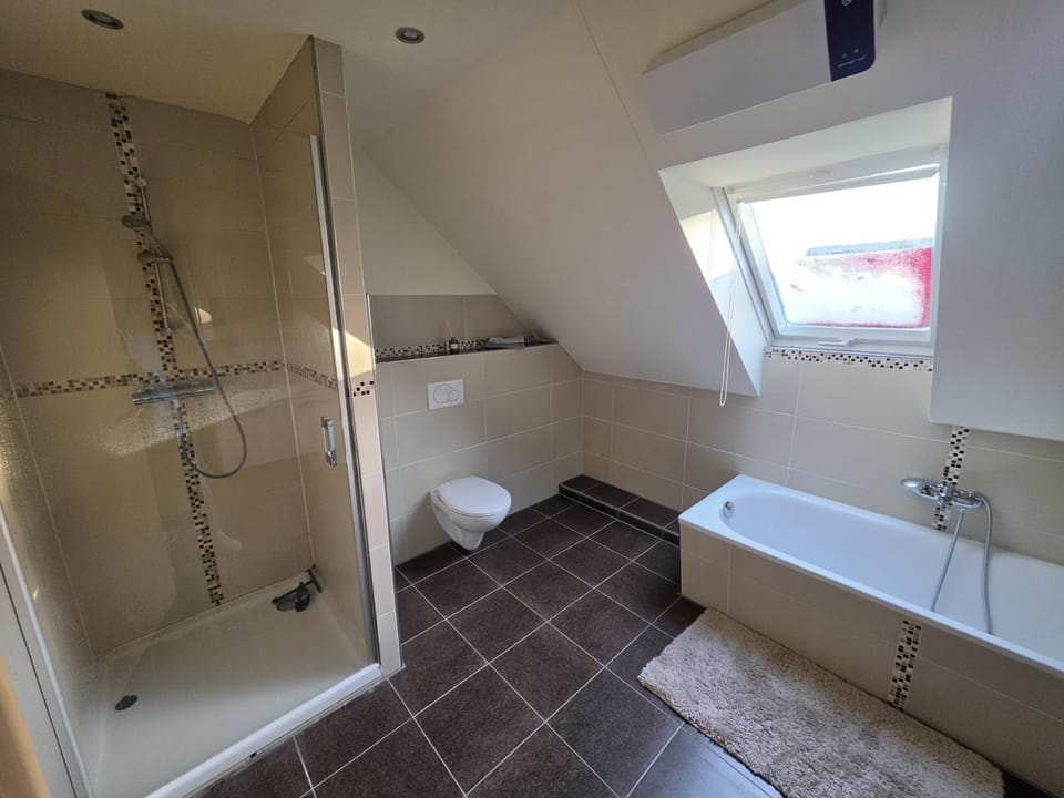 Bathroom, Living room