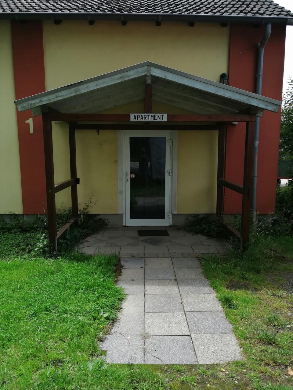 Facade/entrance