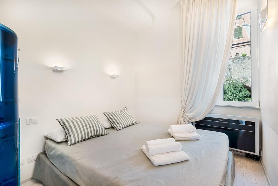 La Finestra sul mare-Parking-AC-5Terre-Portovenere Apartment in Porto Venere