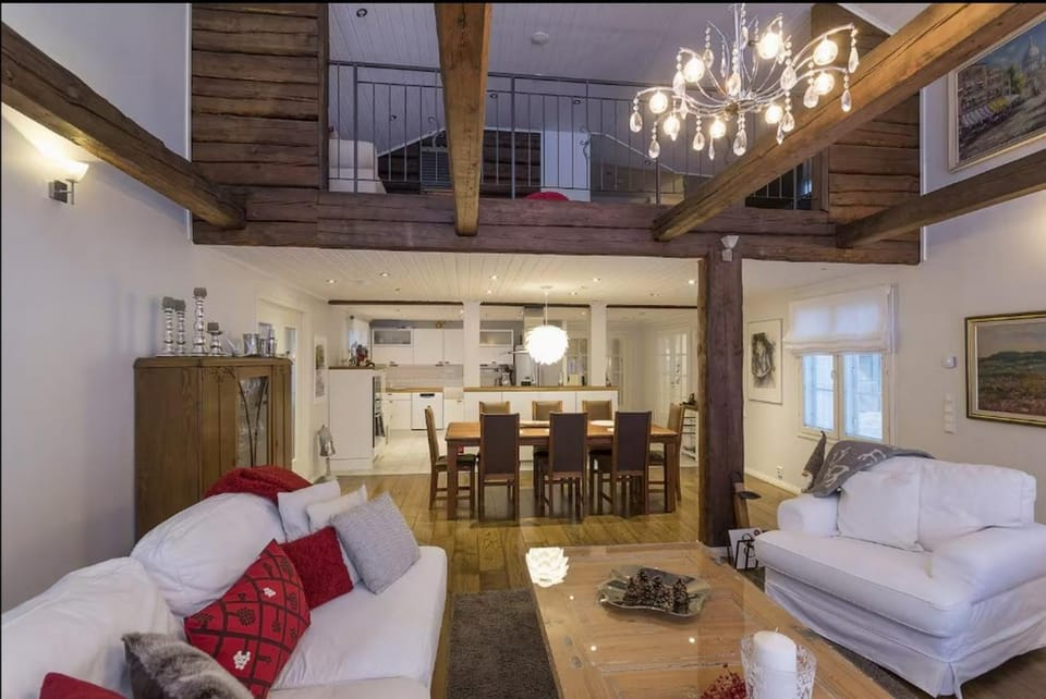 Communal lounge/ TV room, Kitchen or kitchenette, Living room, Seating area, Dining area