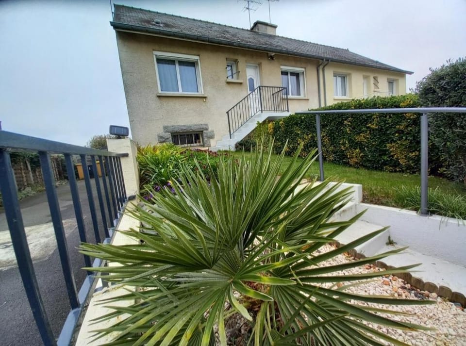 Maison fonctionnelle & agréable à Trégueux House in Brittany