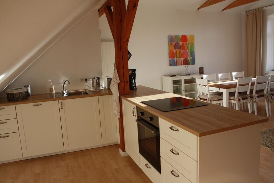 Property building, Kitchen or kitchenette, Living room