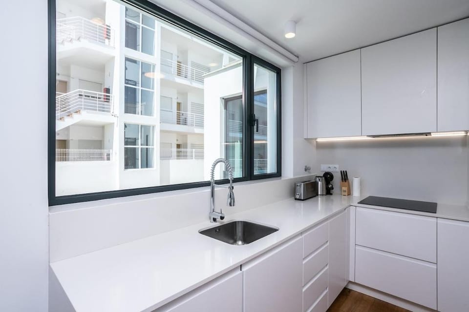 Panoramic Waterfront Escape in Fuseta Apartment in Fuseta