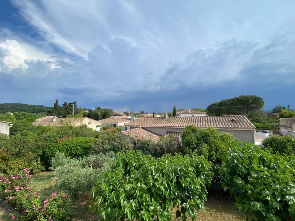 chez l'artiste Bed and Breakfast in Provence