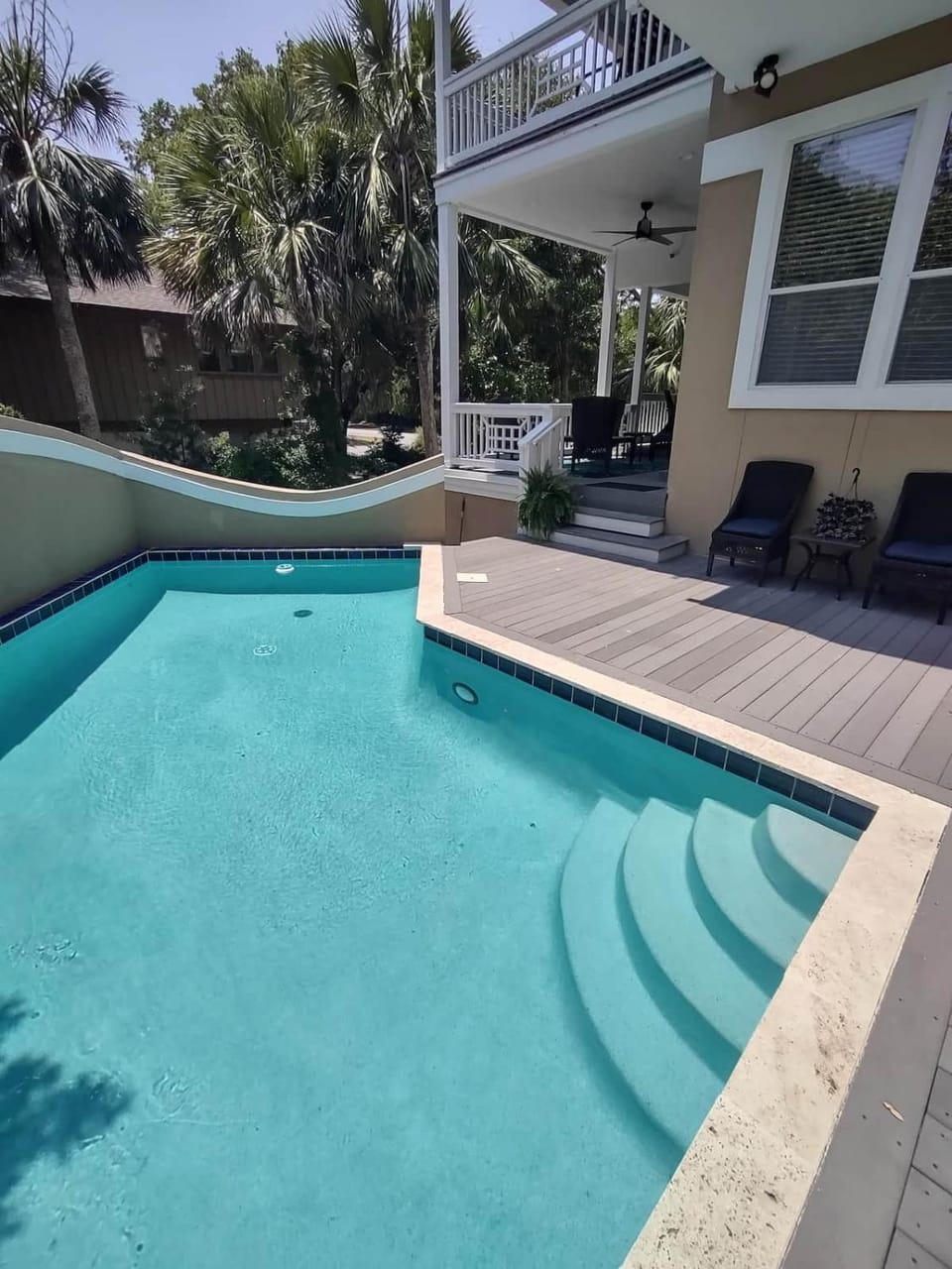 N Forest Beach, 1 Minute to BEACH, Private Pool House in North Forest Beach