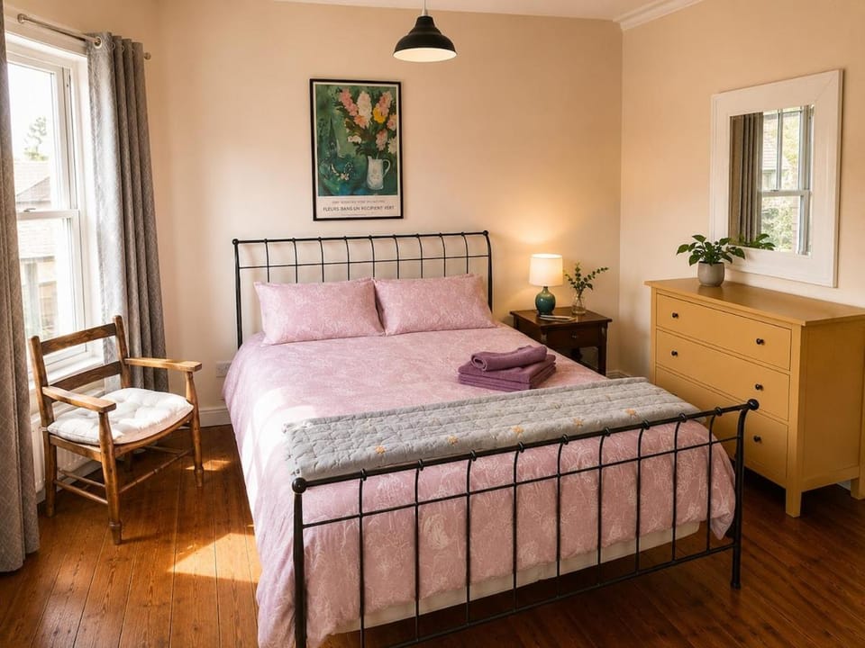 Spacious 5-Bed House, Sleeps 9, Near Promenade House in Morecambe