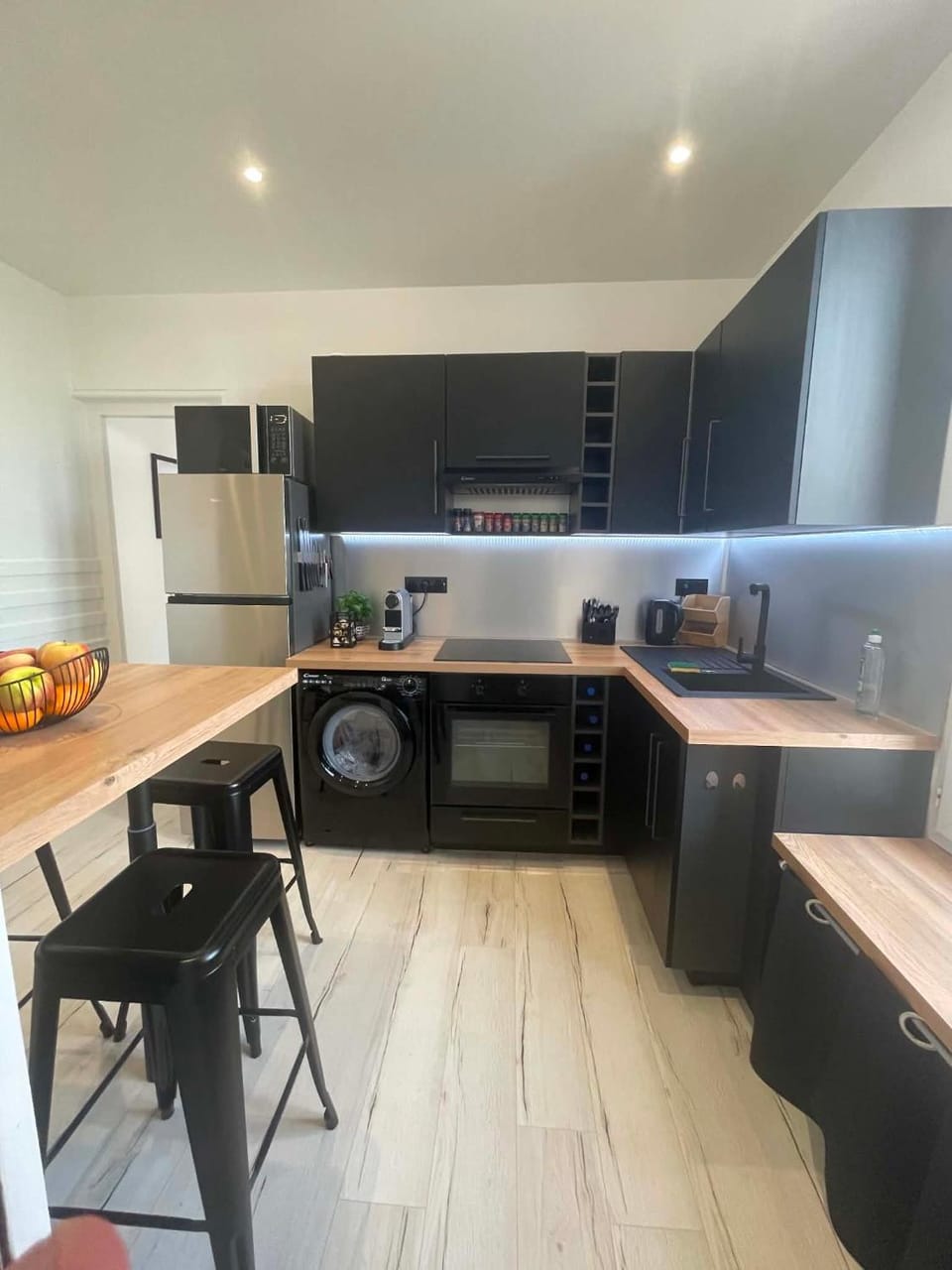 Kitchen or kitchenette, Dining area, oven, stove