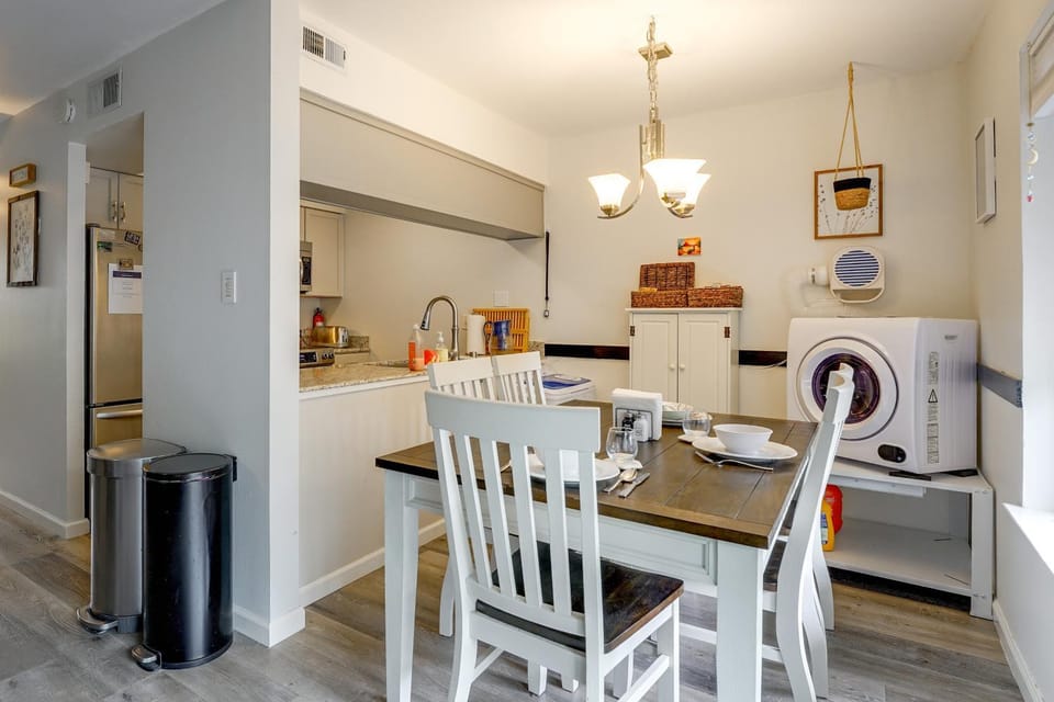 Walk to Capitola Village: Condo w/ 2 Surfboards House in Capitola