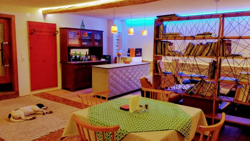 Library, TV and multimedia, Lounge or bar, Dining area