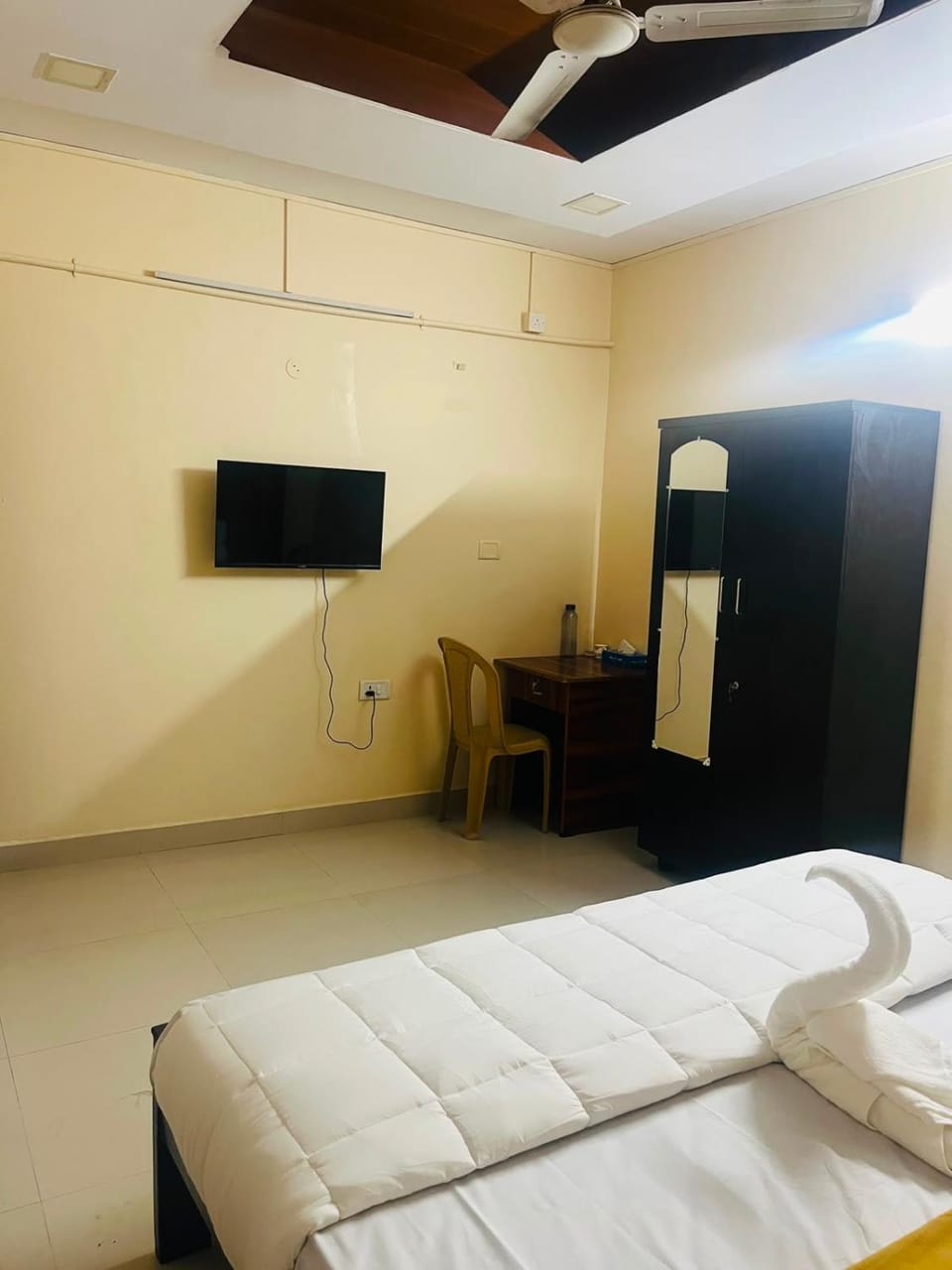 Sun Shine Service Apartment Bed and Breakfast in Chennai