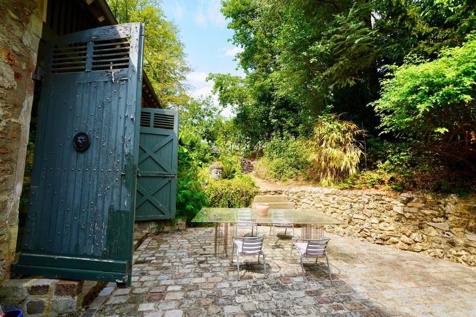 Spring, Day, Swimming pool, Inner courtyard view