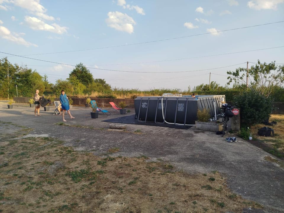 location insolite caravane Campground/ 
RV Resort in Occitanie