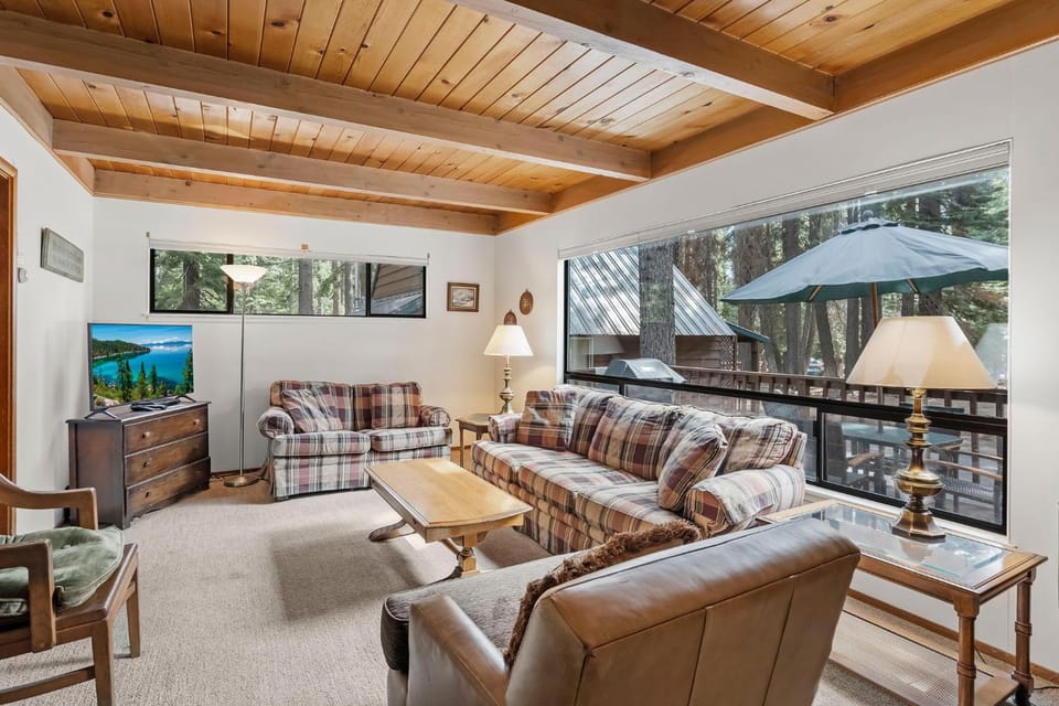 Tahoe Park Family Retreat House in Tahoe City