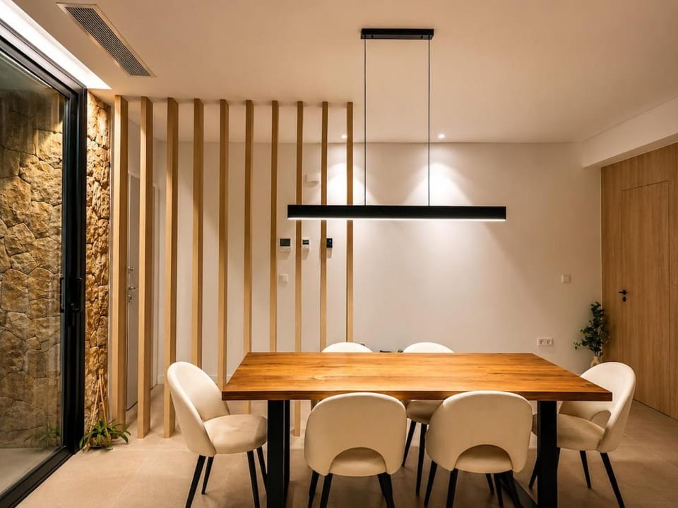 Seating area, Dining area