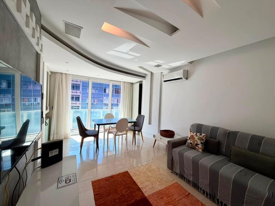 Communal lounge/ TV room, Living room, Dining area, air conditioner