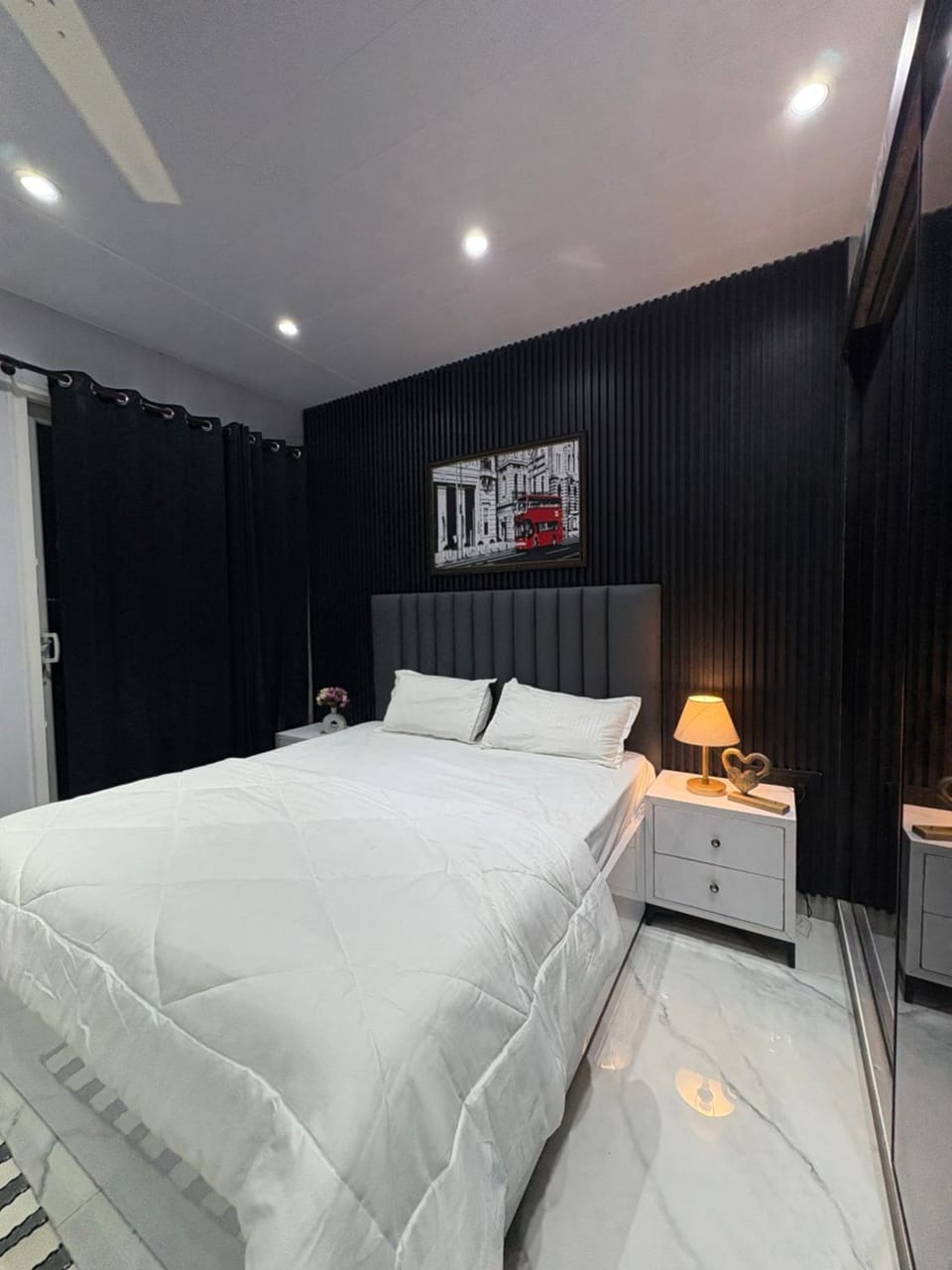 Bed, TV and multimedia, Bedroom, air conditioner