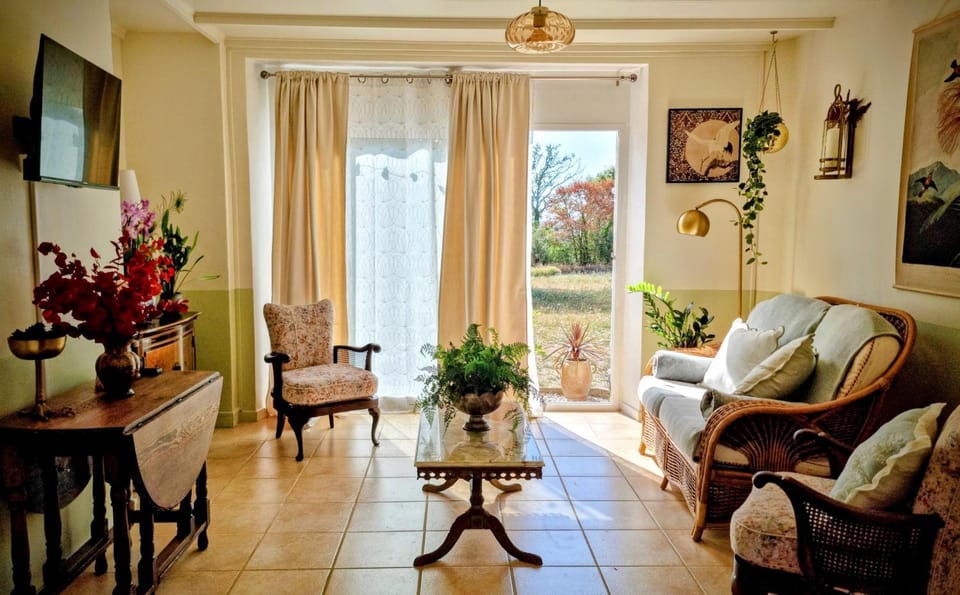 Living room, Seating area