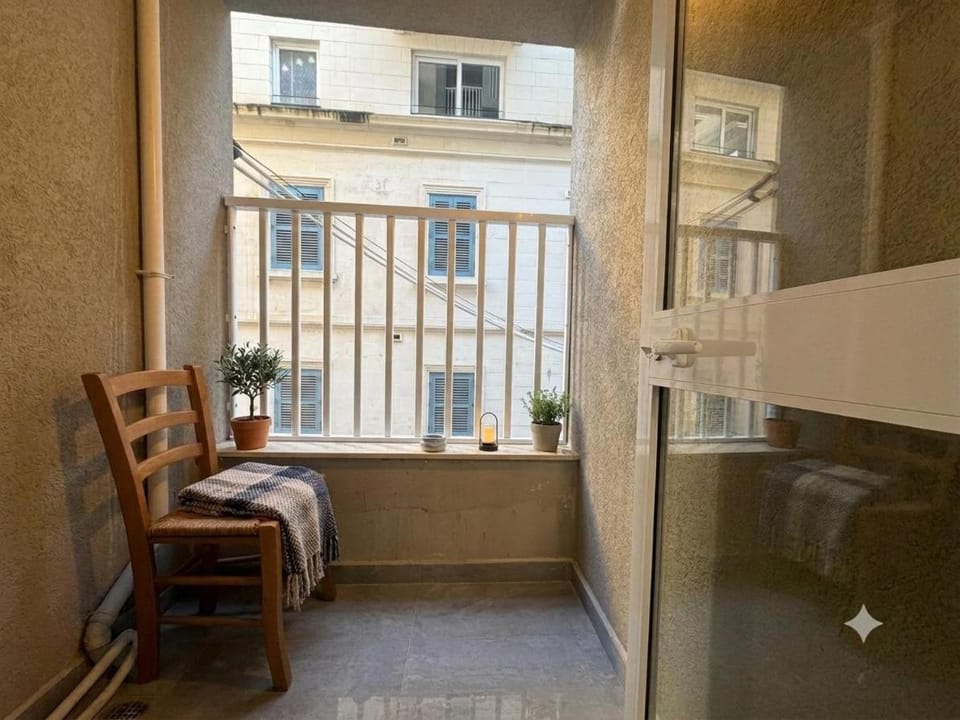 Bright & Spacious 4BR Apartment Apartment in Sliema