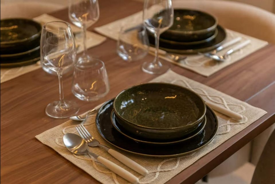 Food and drinks, Dining area, Food, Drinks, Alcoholic drinks