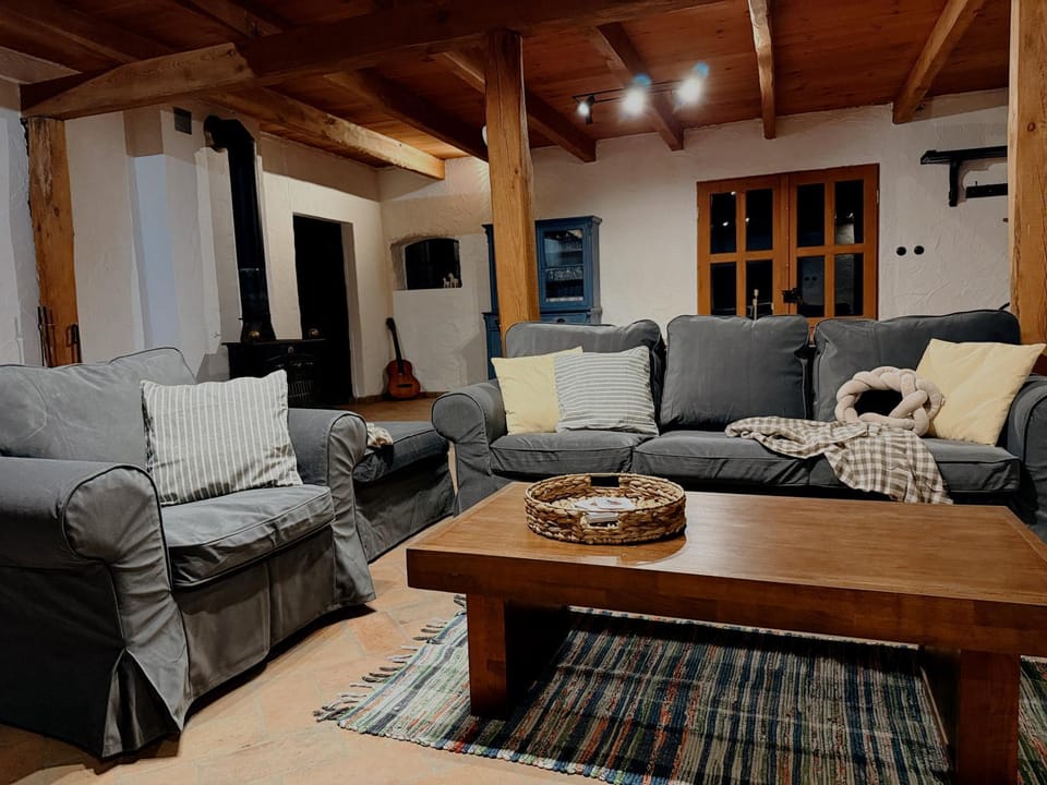 Communal lounge/ TV room, TV and multimedia, Living room, Seating area